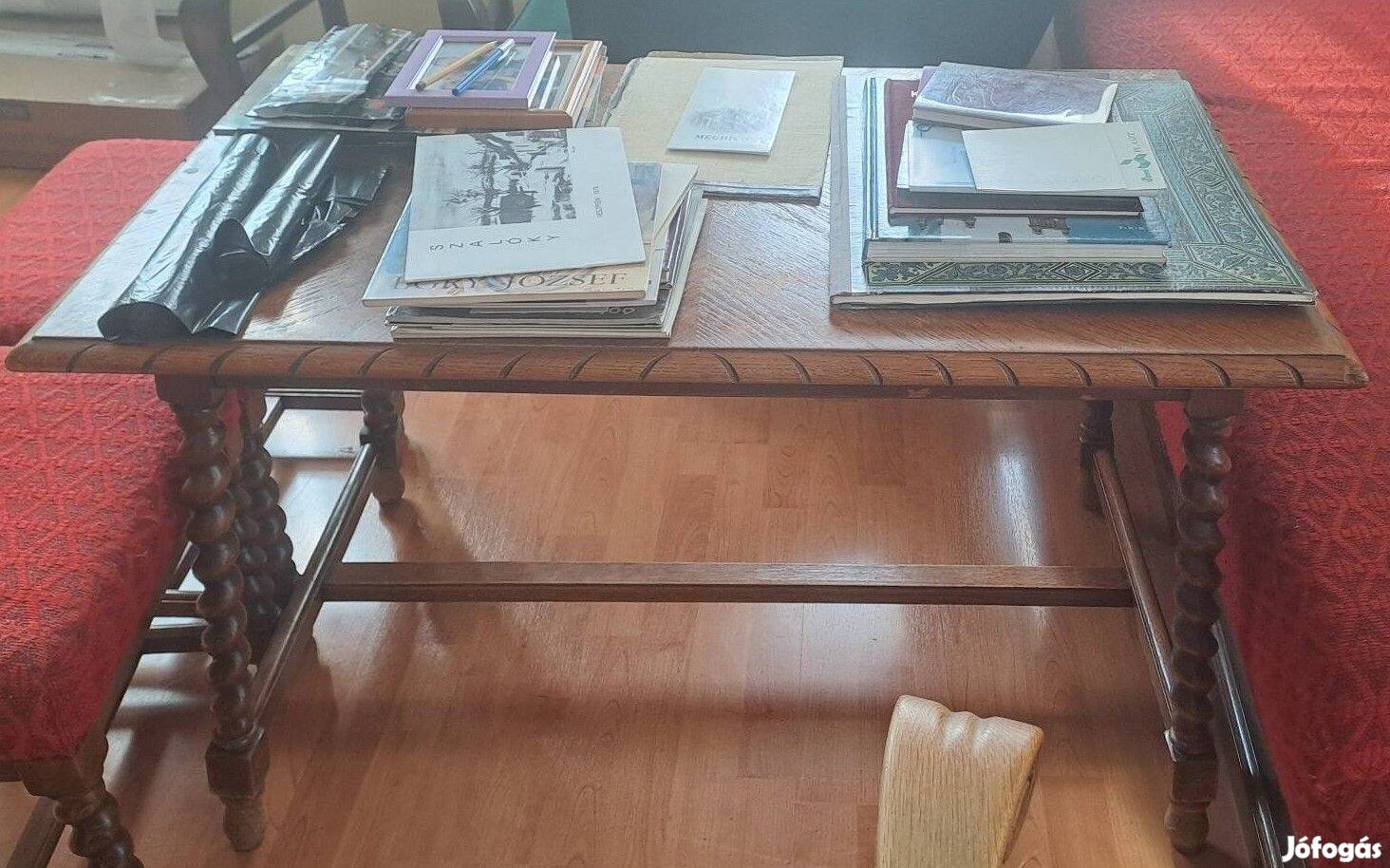 Csavartlábú masszív tömörfa asztal