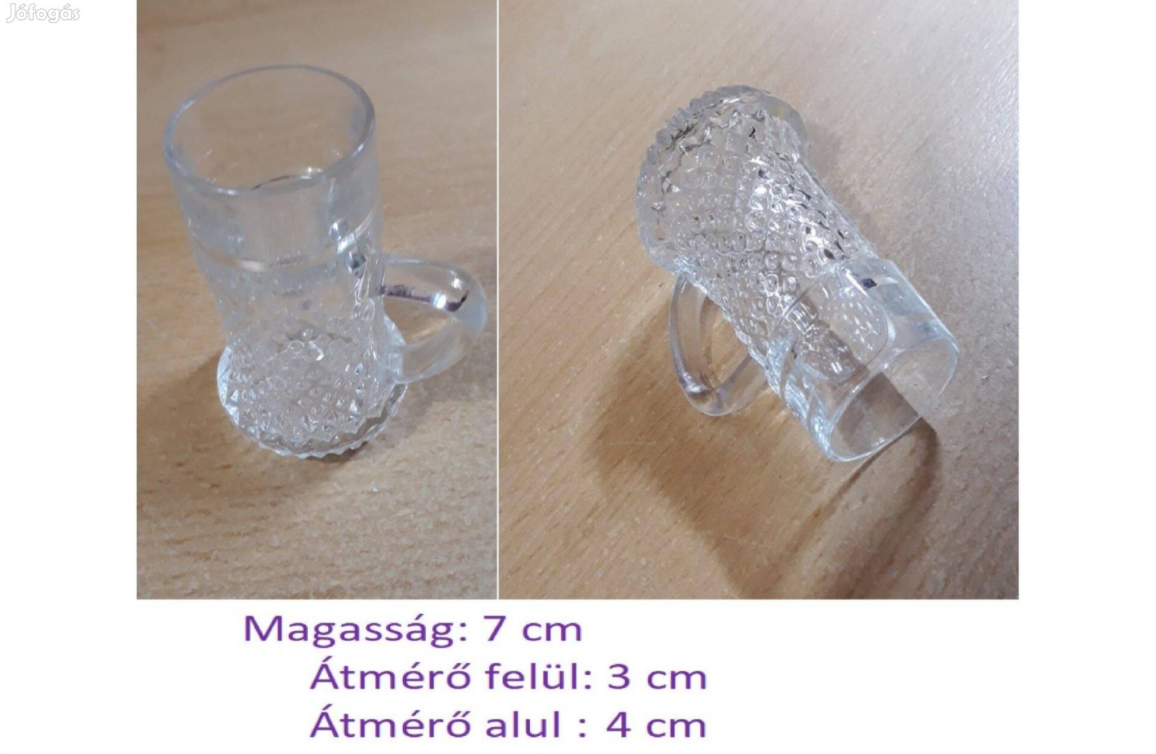 Cseh préselt kristály, füles kis üveg korsó. (2db)