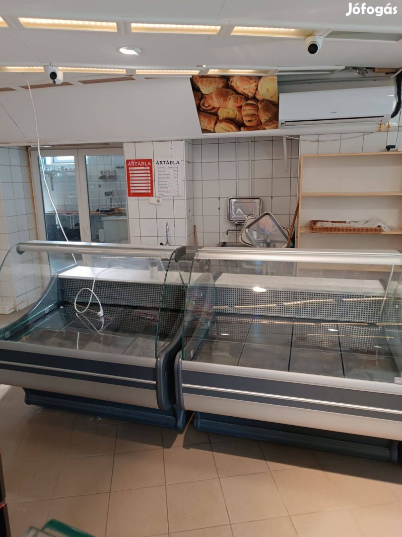 Csemegés pult hajlított üveges