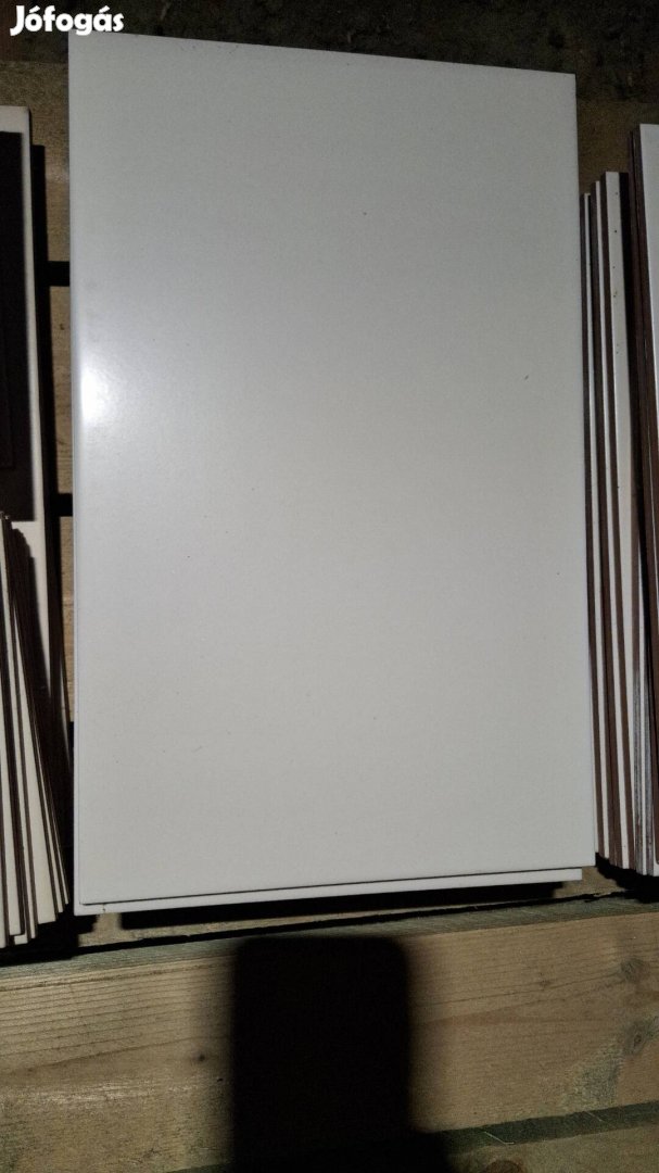 Csempe 40x25cm tört fehér matt - 25 darab