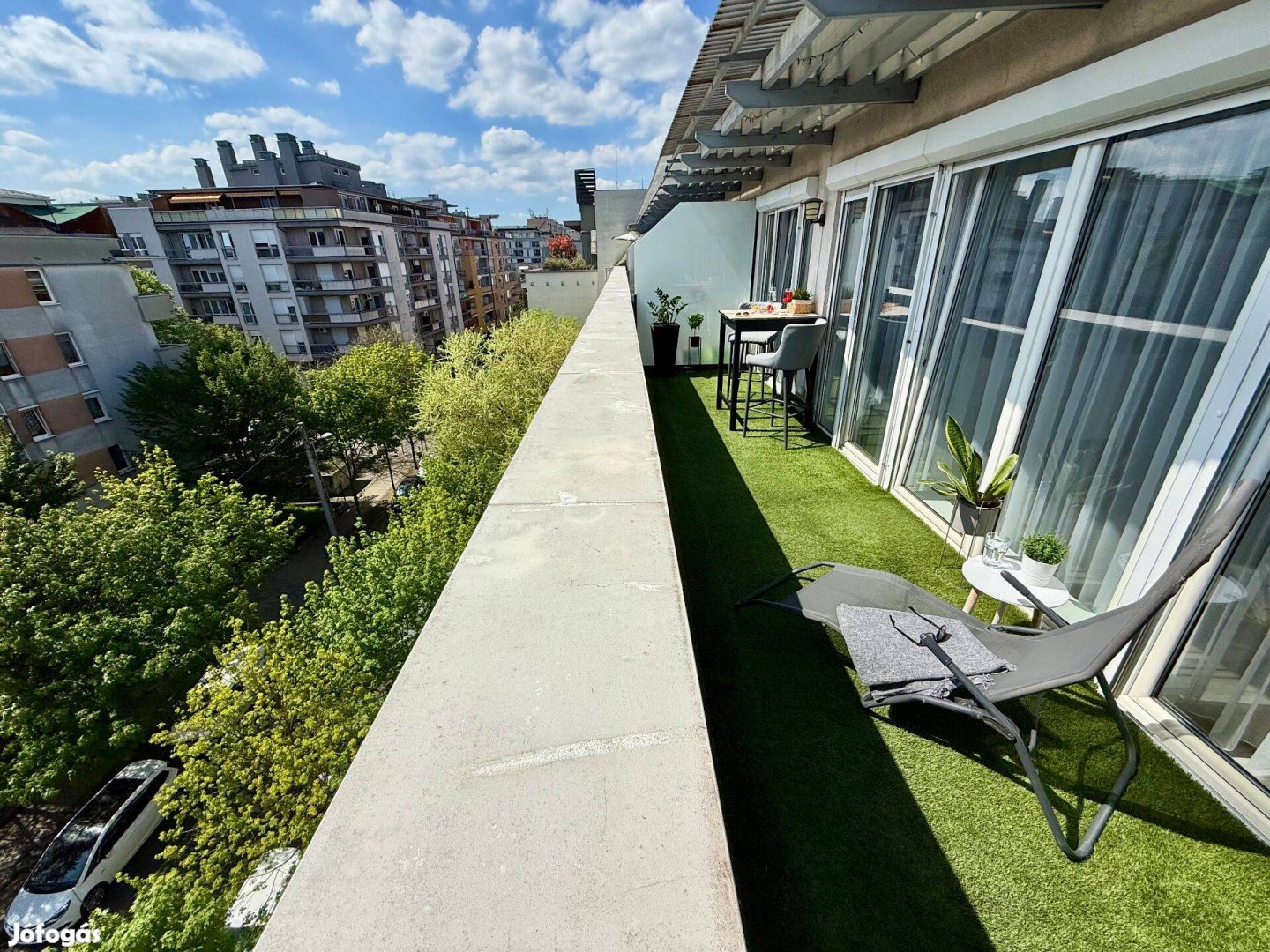 Csendes, napfényes, modern, 63 m2-es lakás a Petneházy utcában Kiadó!