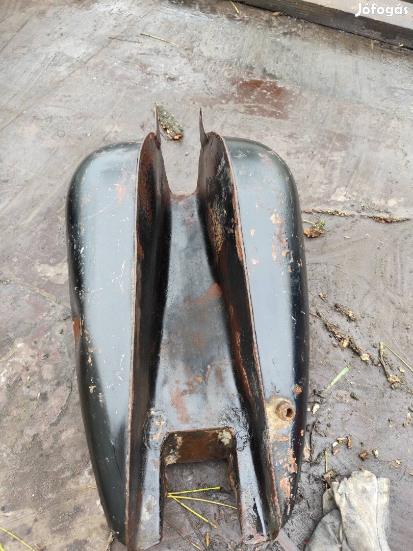 Csepel 125 49-50 benzintank