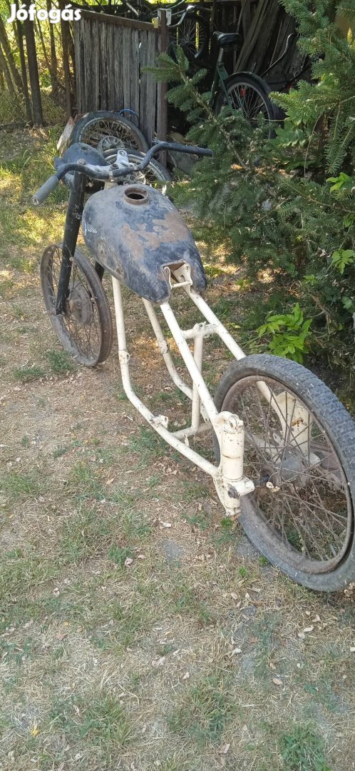 Csepel 125 D váz