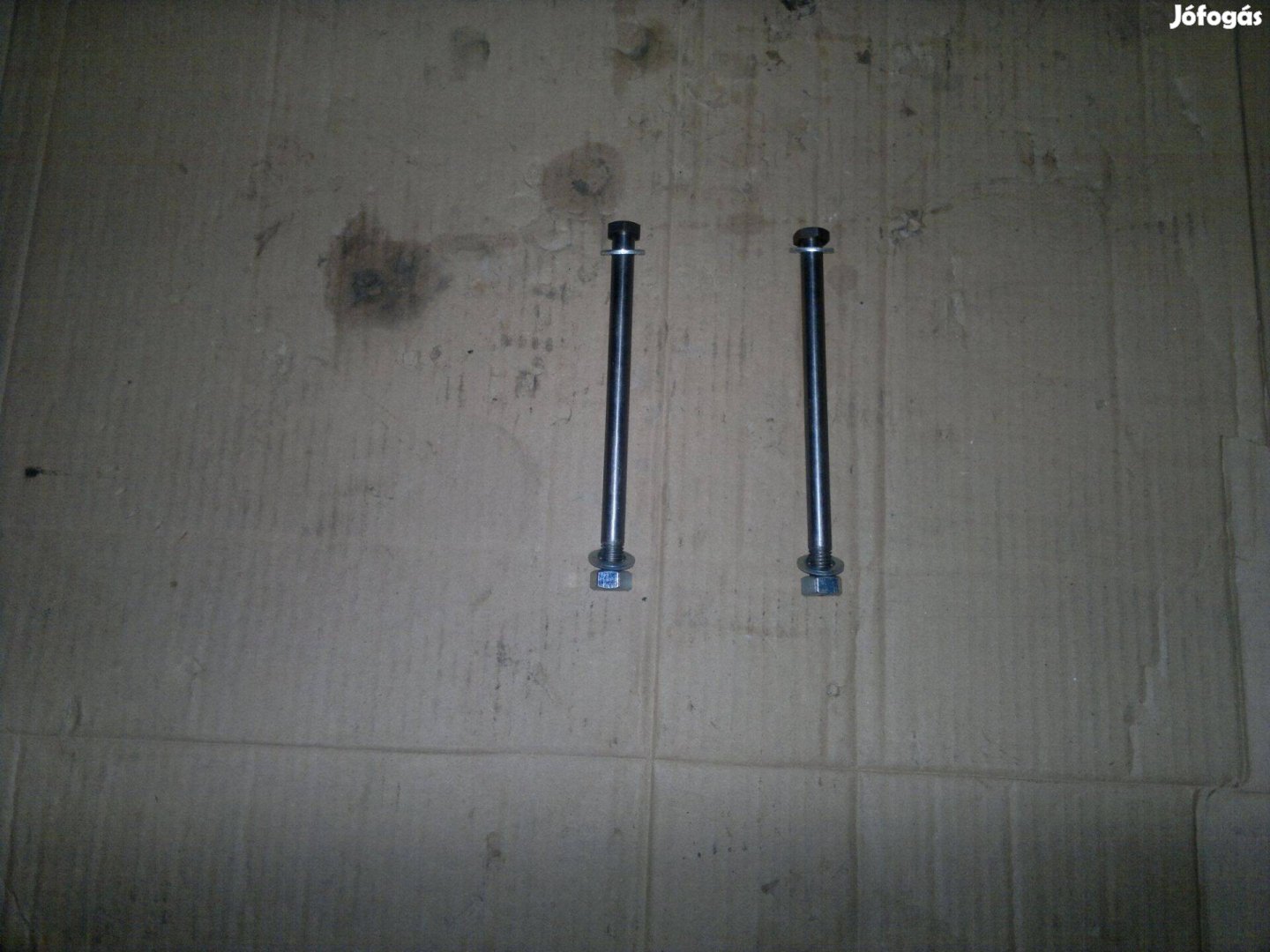 Csepel 125 -danuvia 125 elsö lábtarto csavarpár