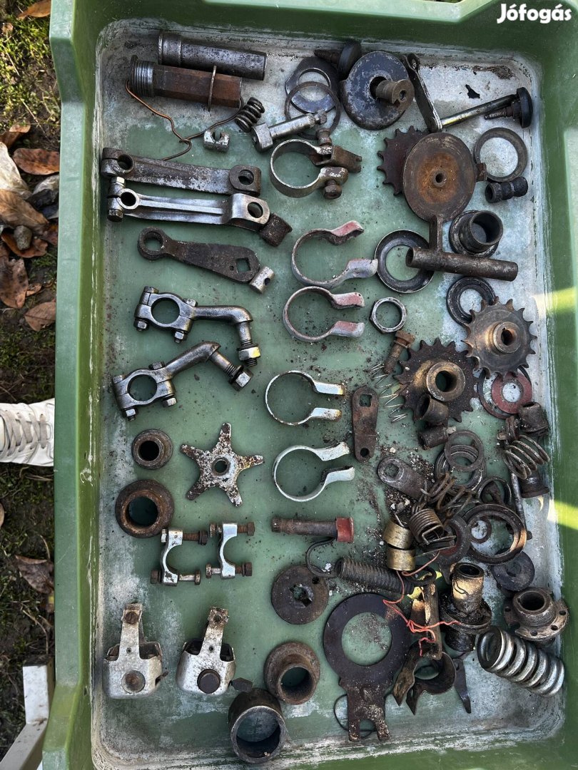 Csepel 125 danuvia  alkatrészek 