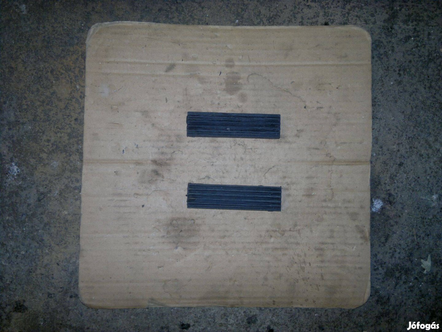 Csepel 125 hátso uj lábtartogumi pár