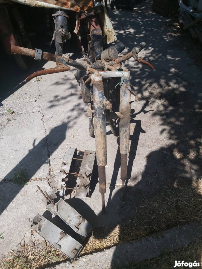 Csepel 125 meg maradt bontot váz eladó