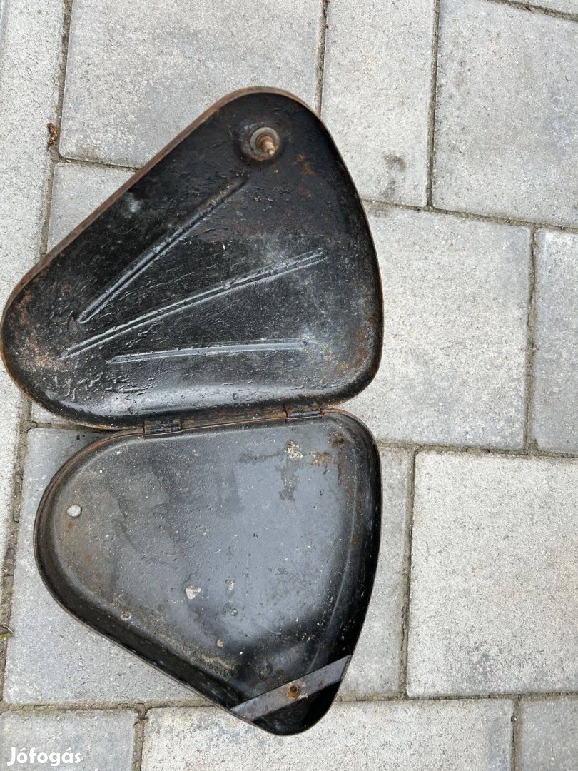 Csepel 125 oldaldoboz csavarral