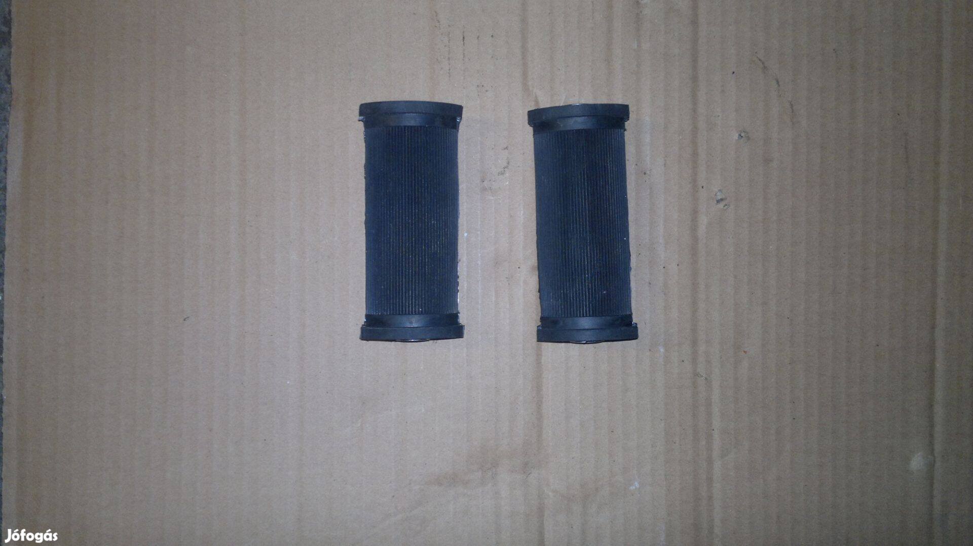 Csepel 125 uj elsö lábtarto gumi pár