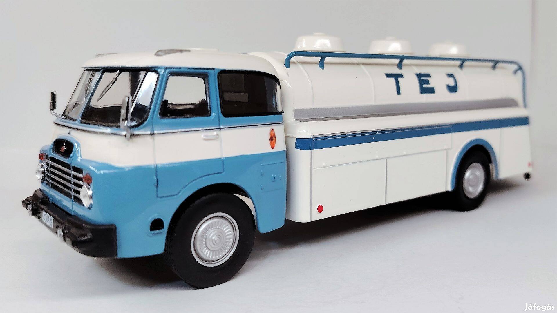 Csepel D-710 tejszállító teherautó modell 1:43 új bontatlan eladó