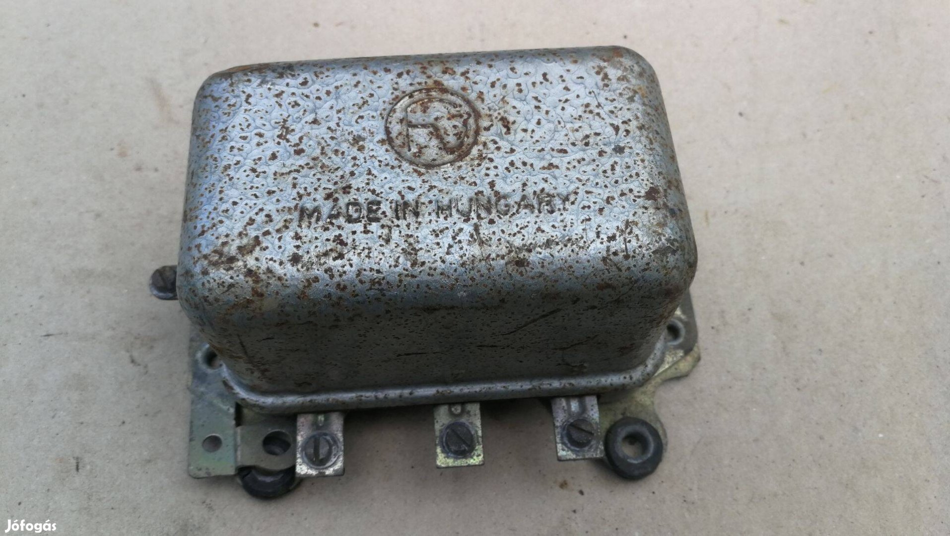 Csepel Ikarus Rába Dutra pozitív testelésű feszültségszabályzó