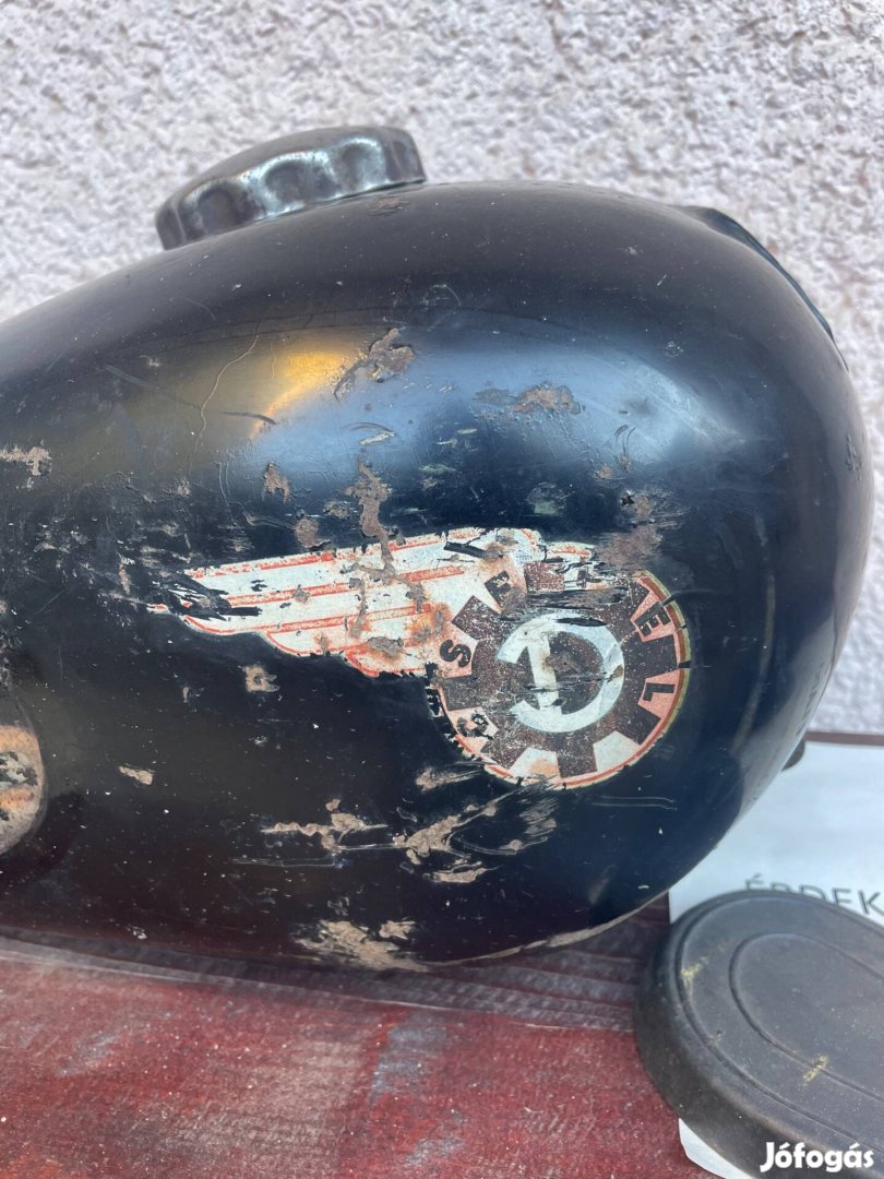 Csepel motorkerékpár üzemanyagtank