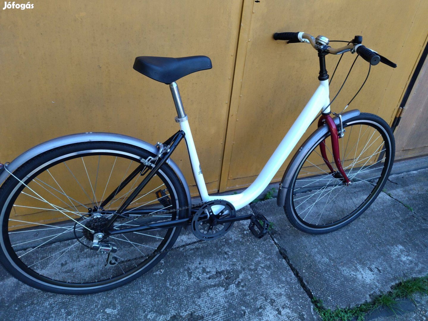 Csepel női kerékpár 622-es kerekekkel ,eladó