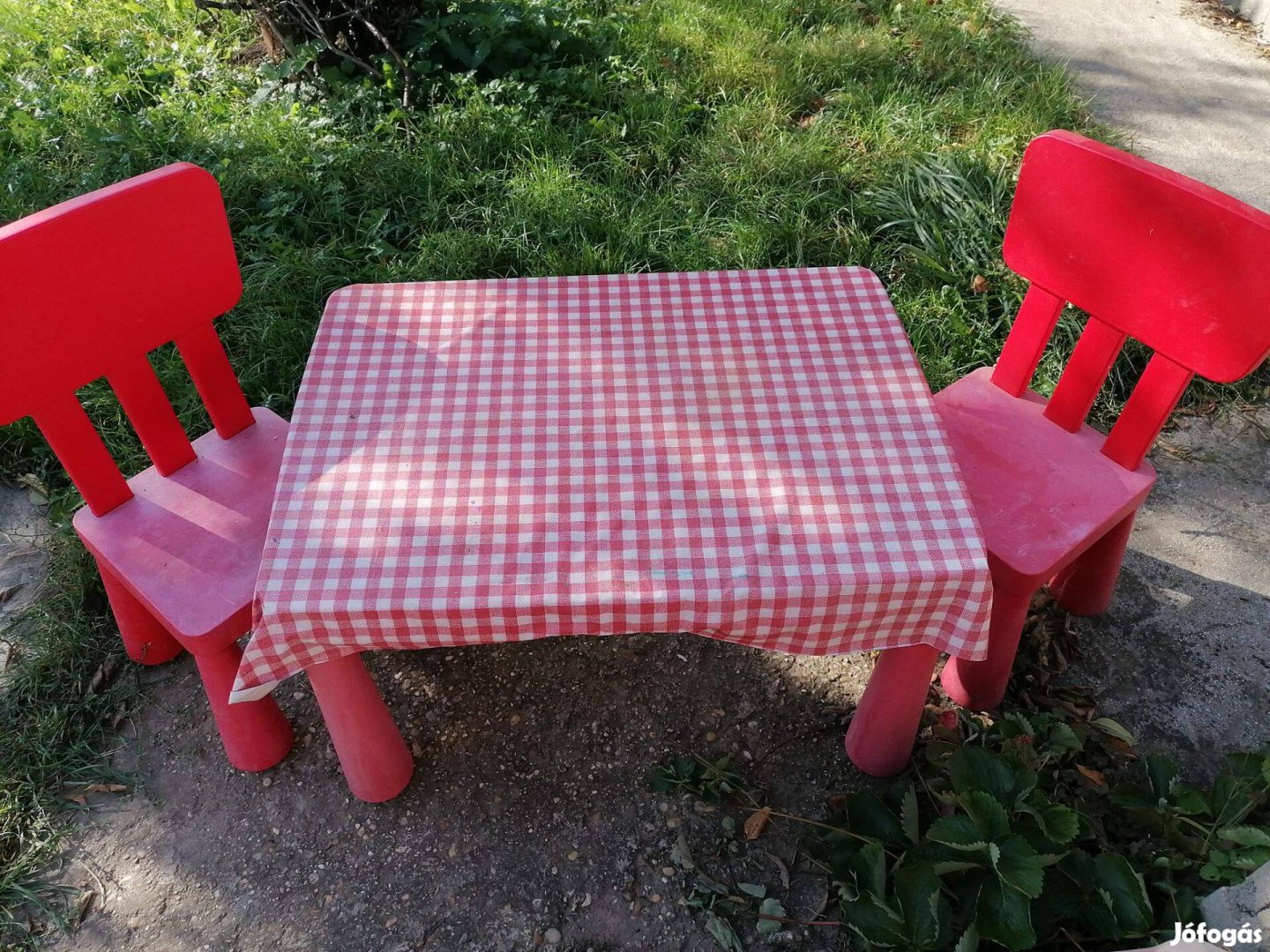 Csere Kerti asztal és székek cserélődnének 2 nagy ü. Cherry Cookra