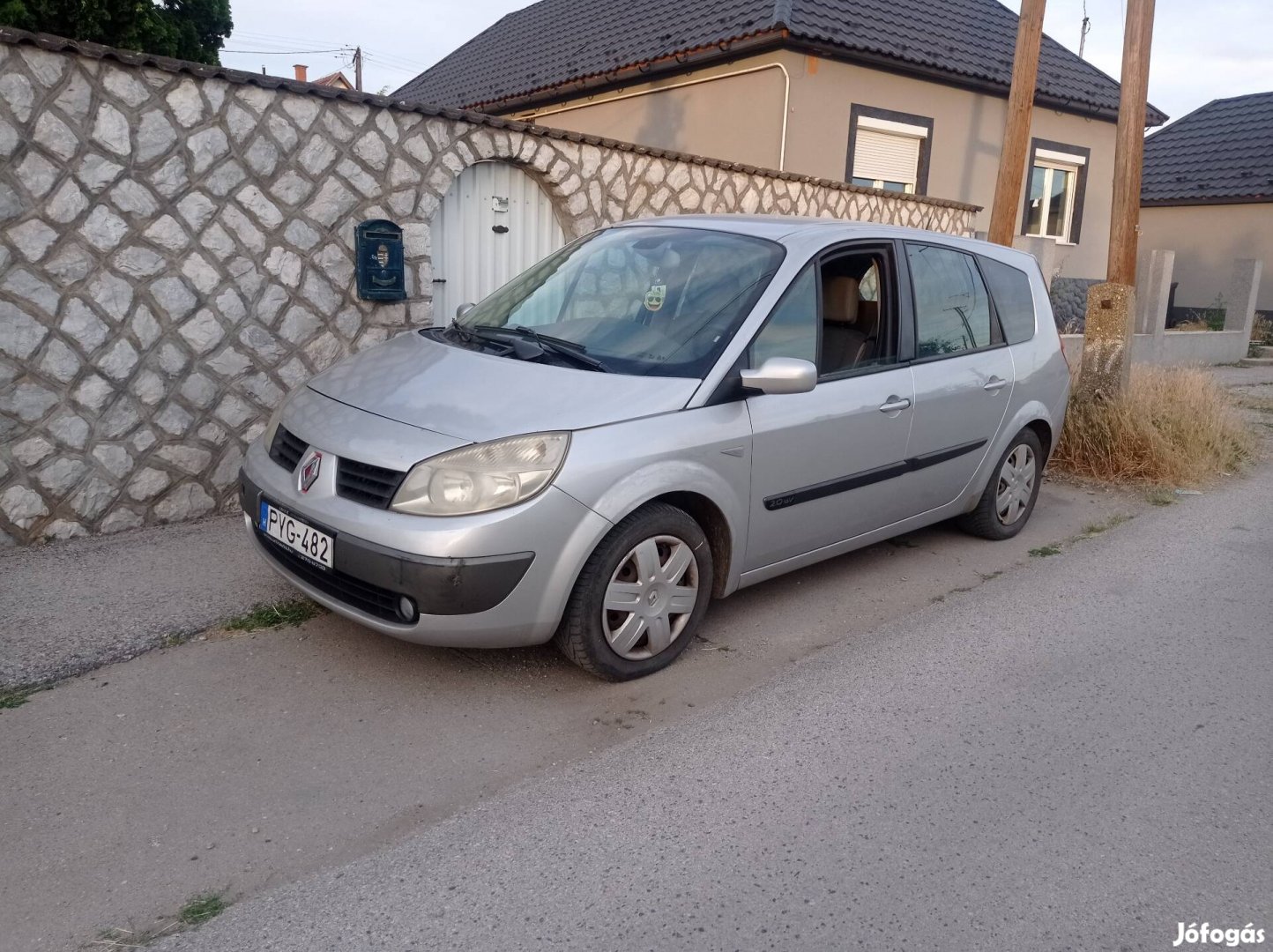 Cserélem is 7 személyes Renault Mégane Scenic 