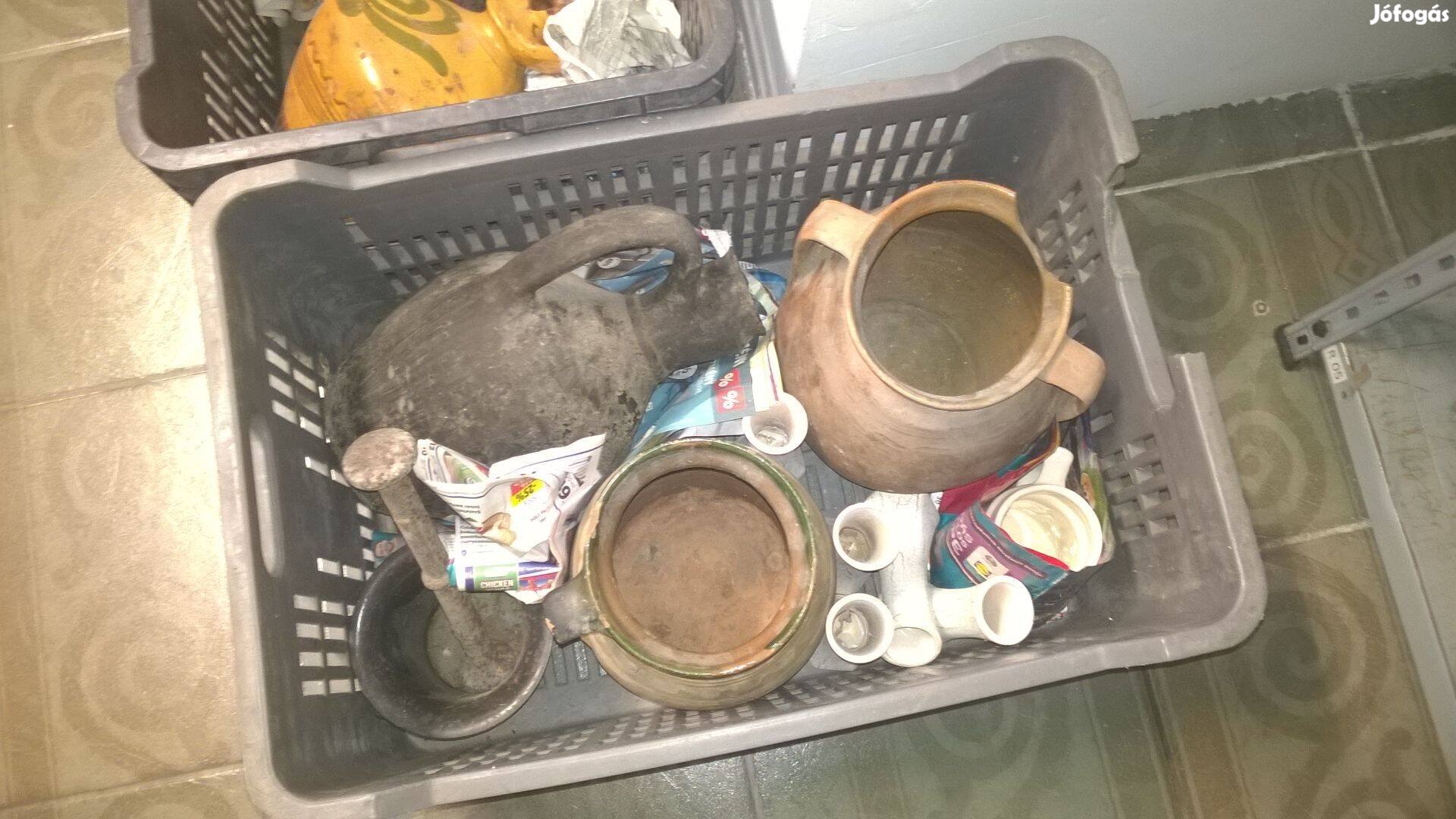 Cserépedények, dekorációnak valók eladók
