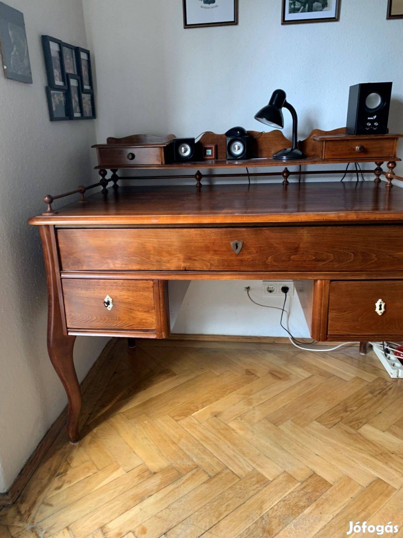 Cseresznyefa íróasztal