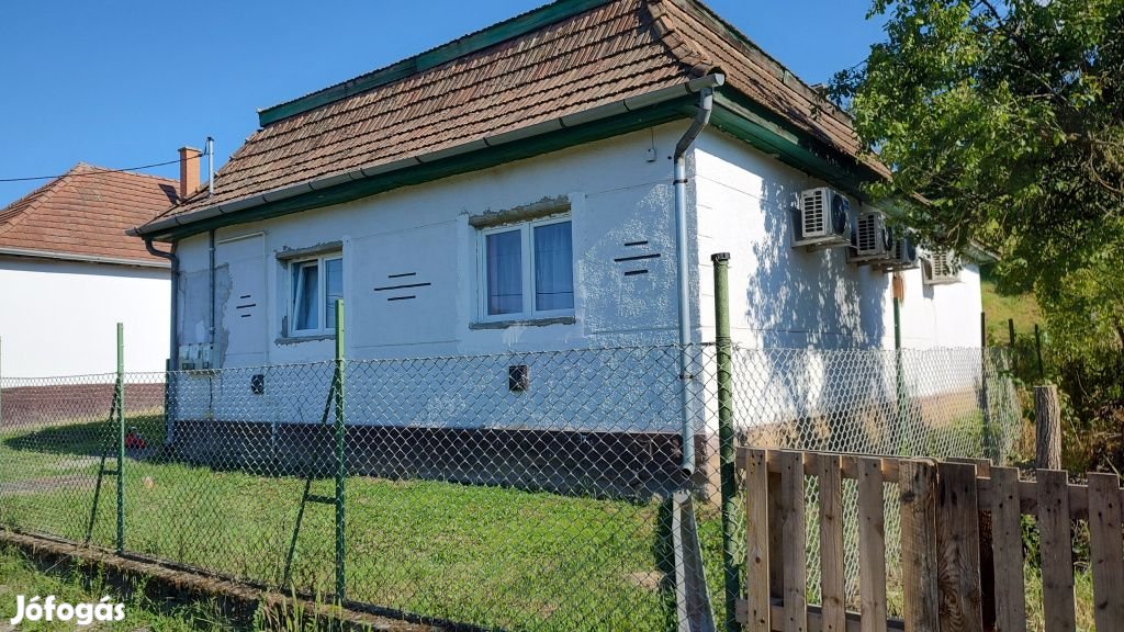 Cserháthaláp, Táncsics M. utca, 90 m2-es, családi ház, 3 szobás