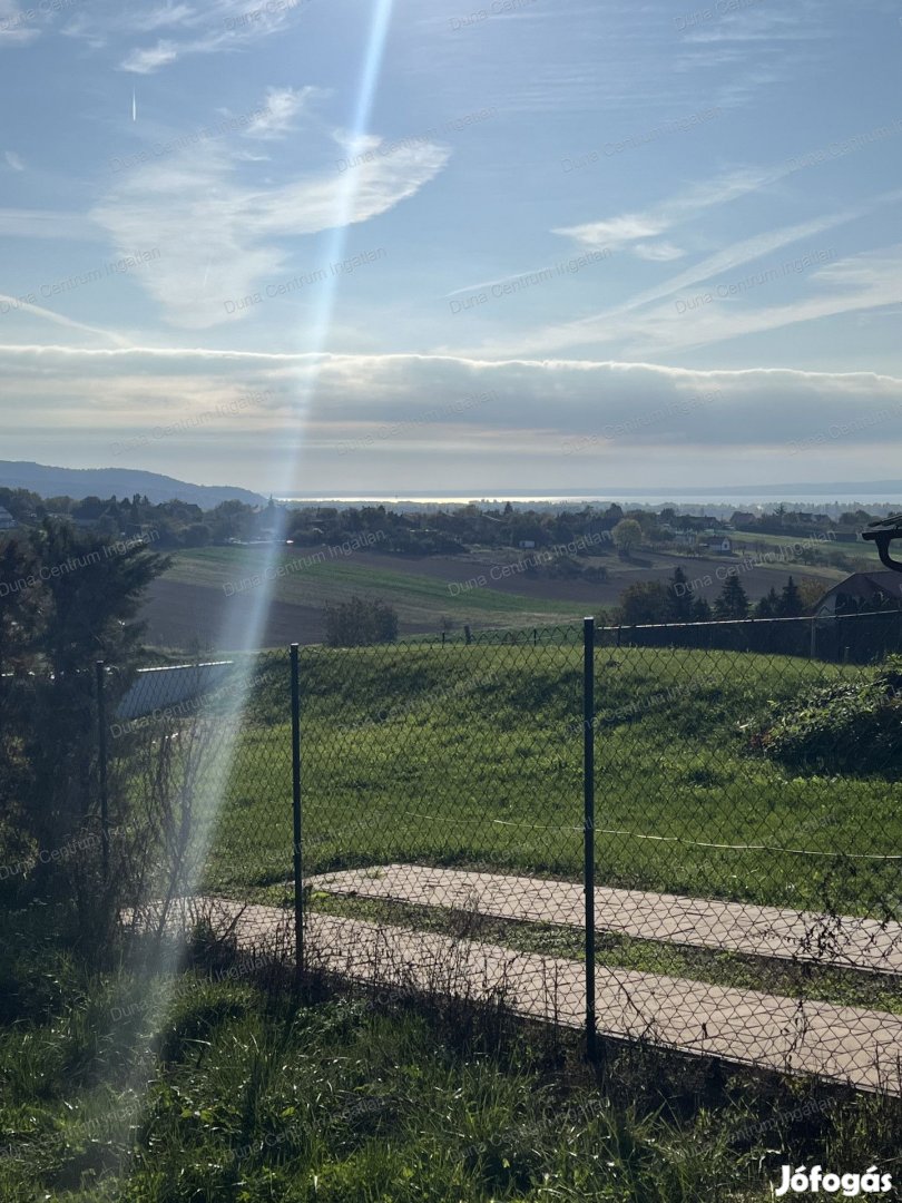 Cserszegtomajon balatoni panorámás építési telek eladó!