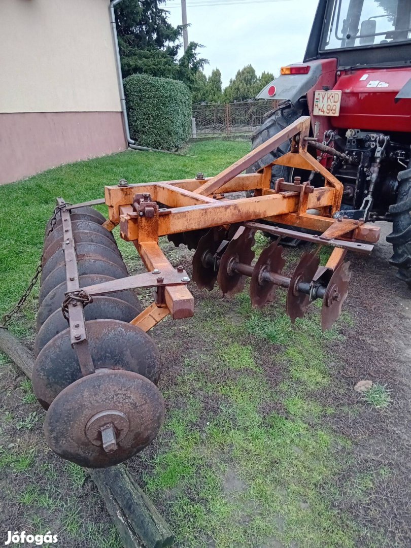 Csesztreg FTC 2200 függesztett tárcsa