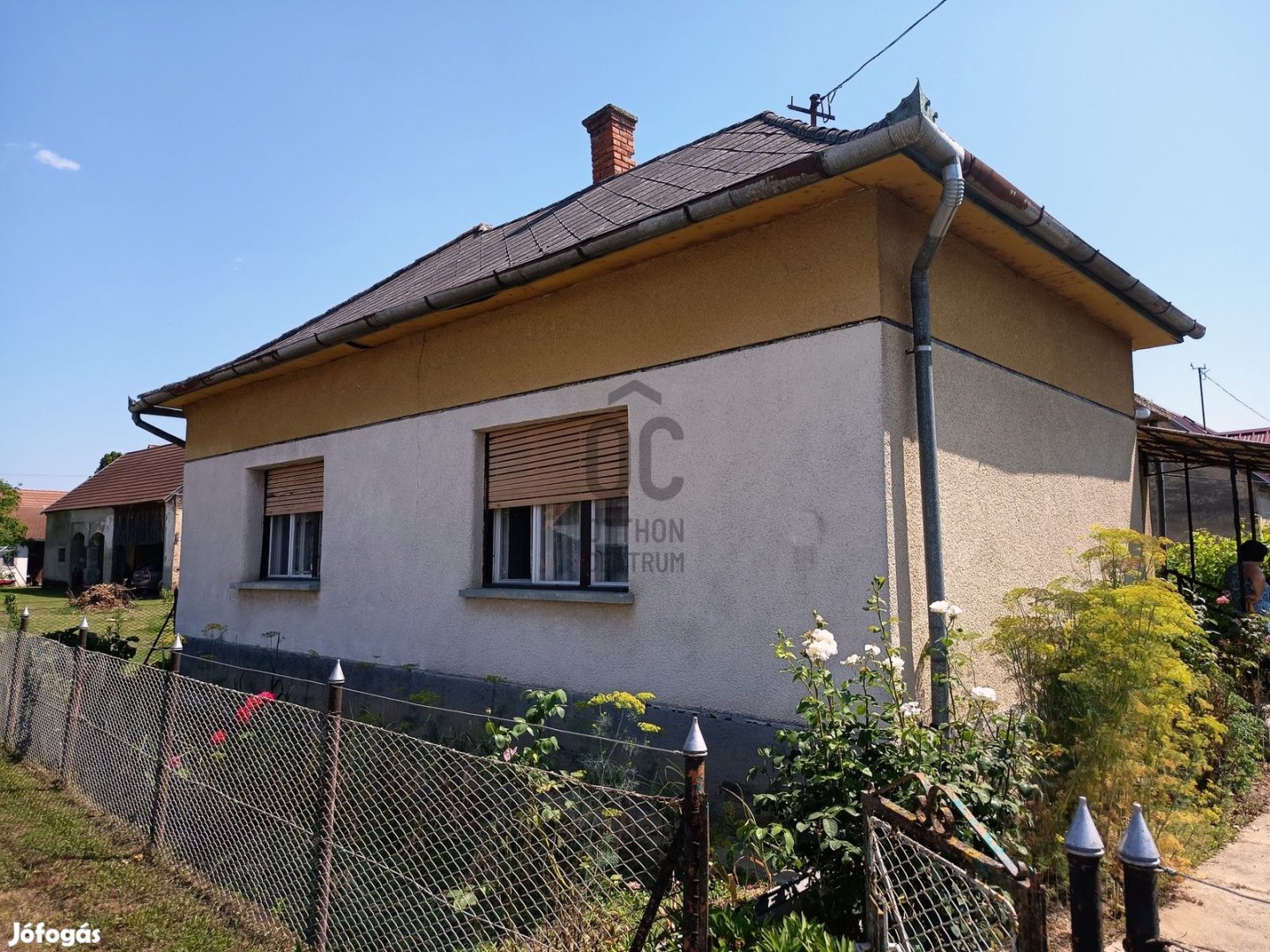 Csesztregi eladó tégla családi ház