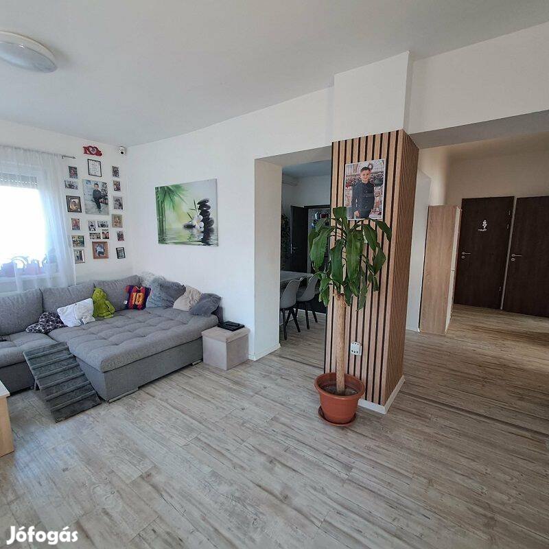 Csévharaszton felújított 84 m2 családi ház, 2084 m2 telekkel