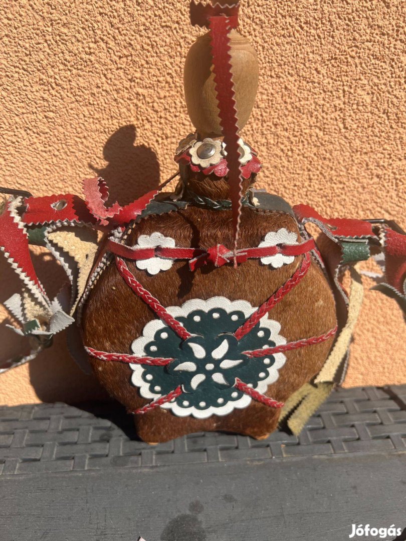 Csikóbőrös kulacs népművészeti Debrecenben eladó