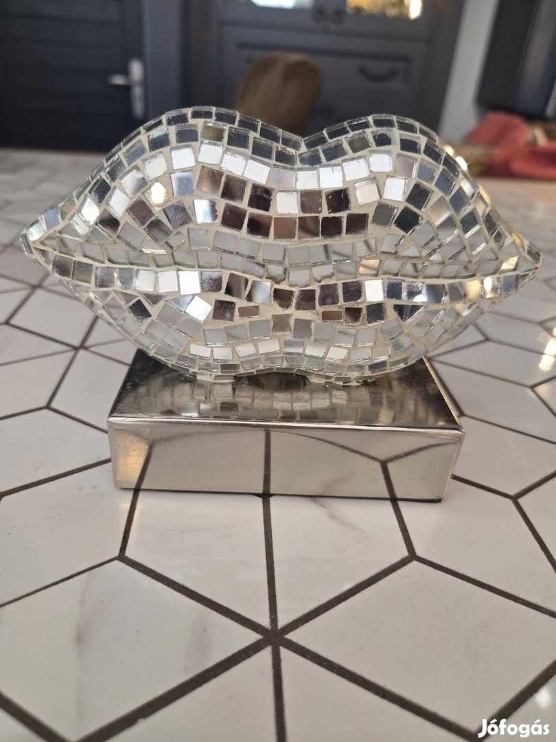 Csillogó száj dísz