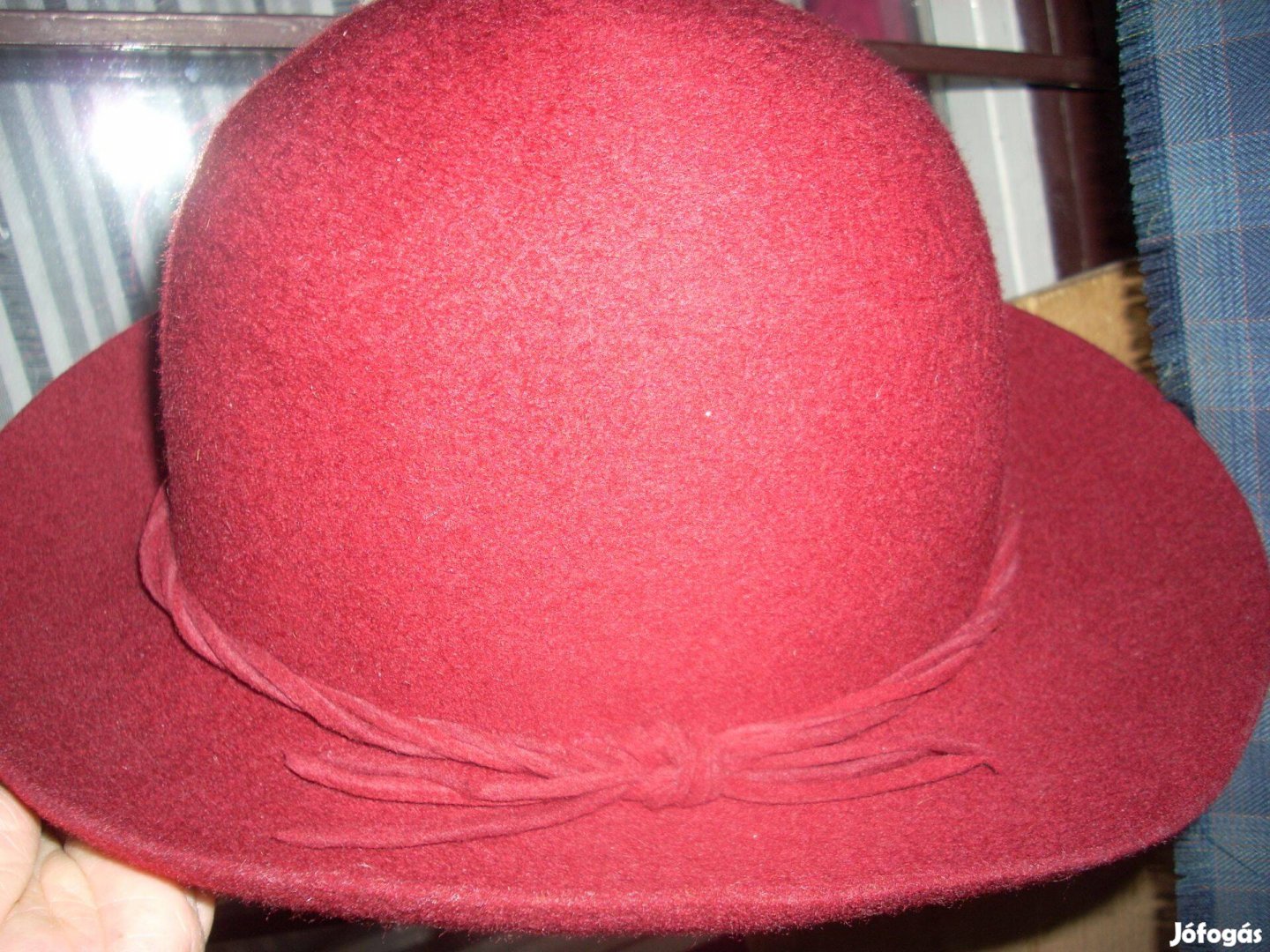 Csinos bordó új női kalap (nem piros!)