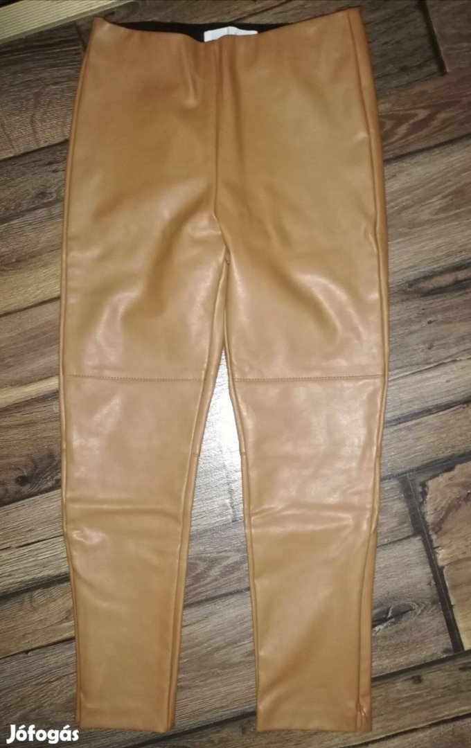 Csinos és vagány bőr hatású leggings
