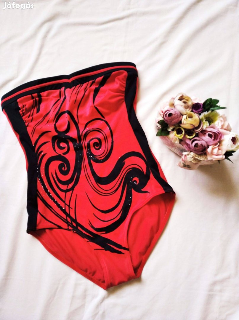 Csinos fazonú 40 méretű női fűrdőruha