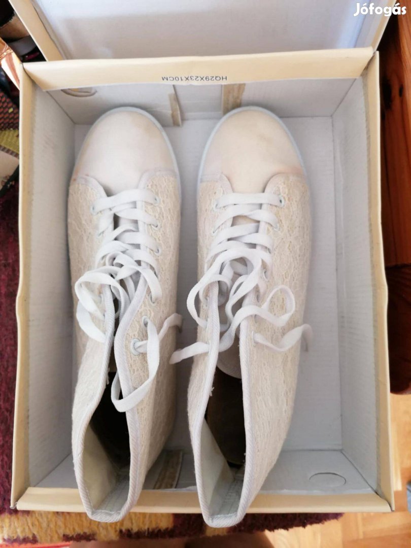 Csipke bokacipő 41-42-es