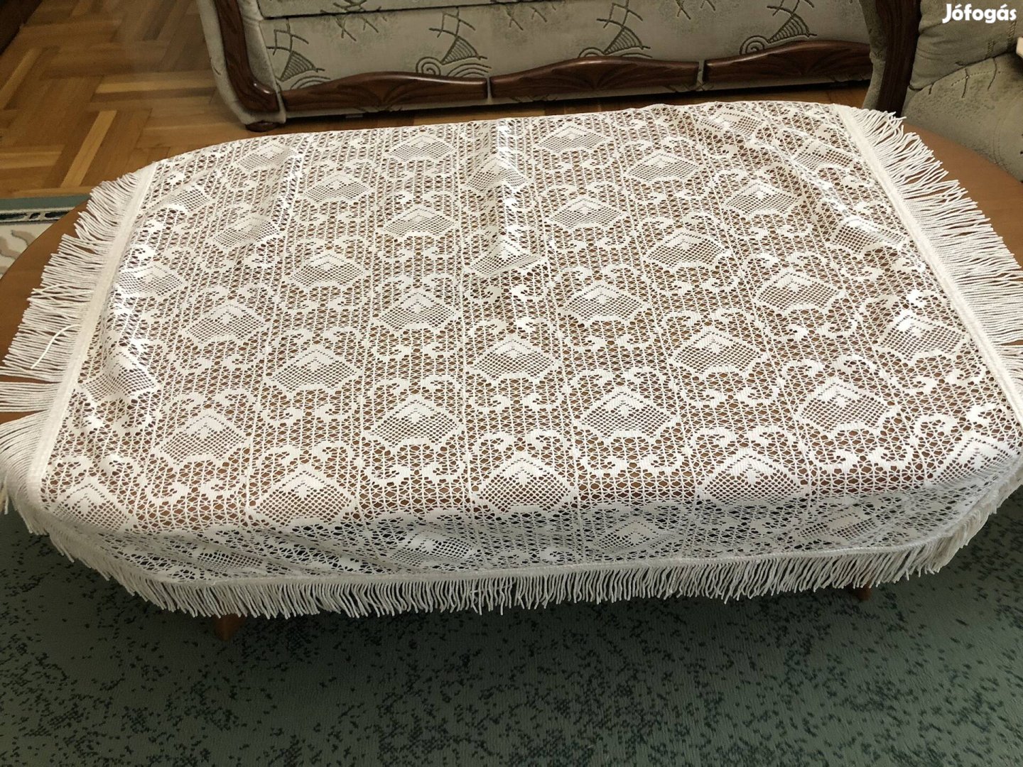 Csipke mintás asztal terítő