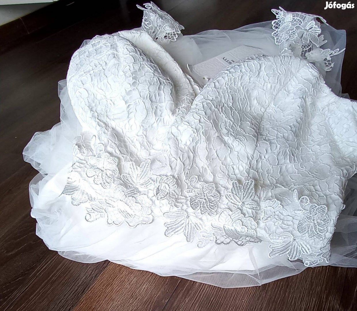 Csipkés fehér menyasszonyi ruha - S / M / L