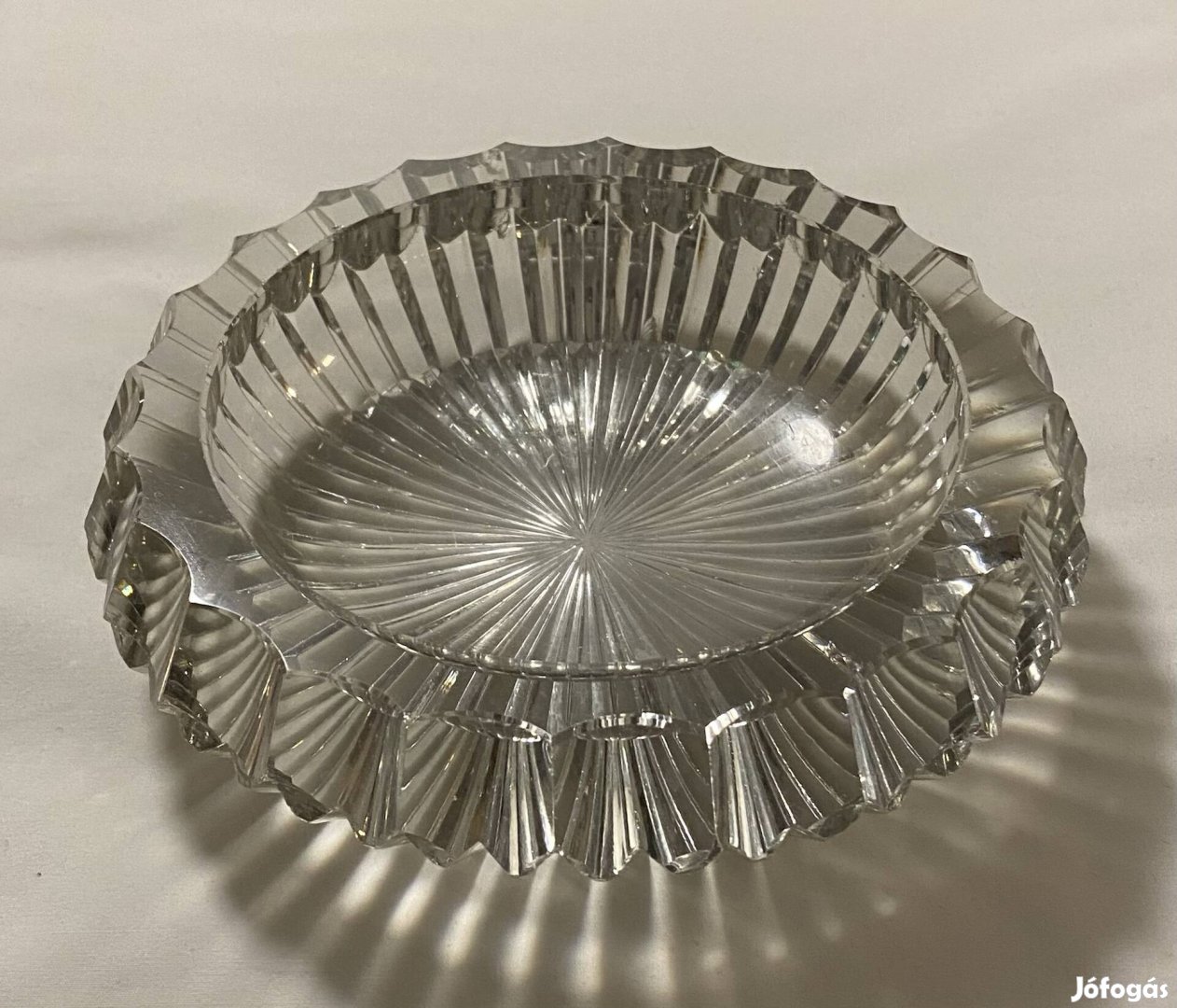 Csiszolt üveg hamutál 20. Század közepéről