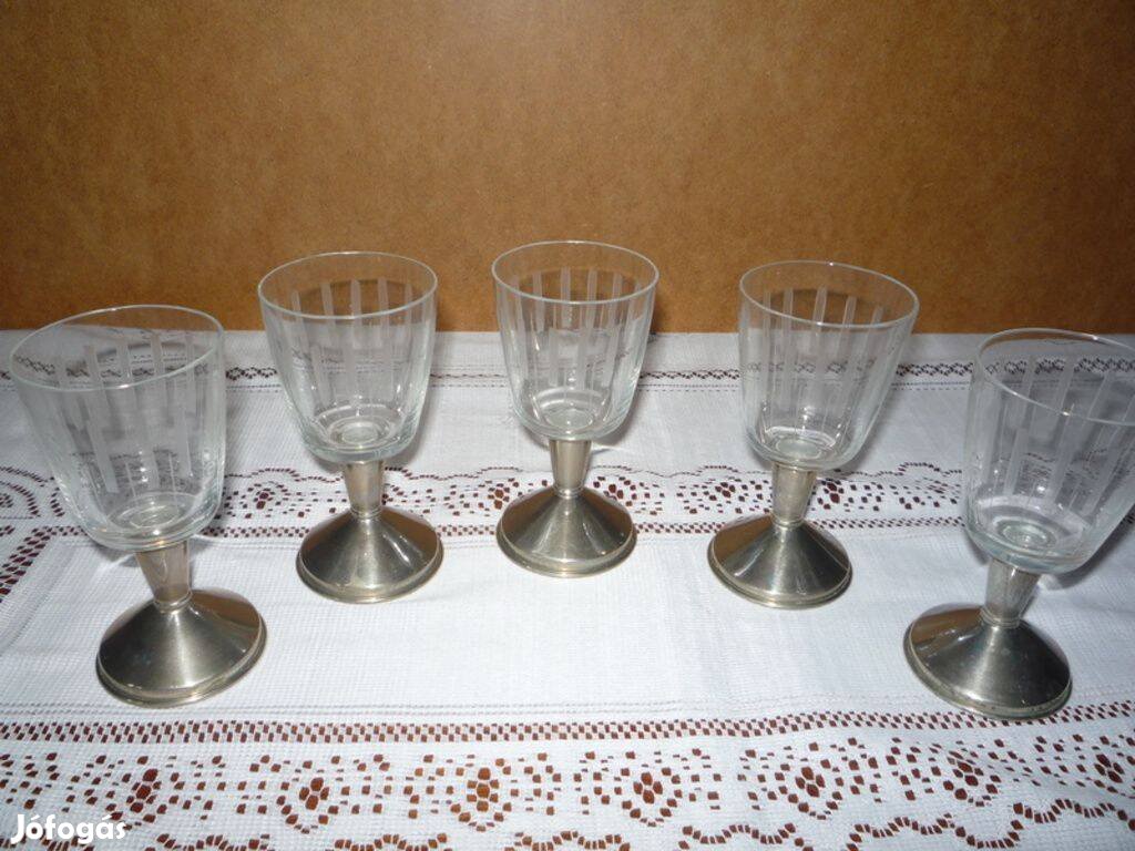 Csiszolt üveg pohár fém talppal 5db