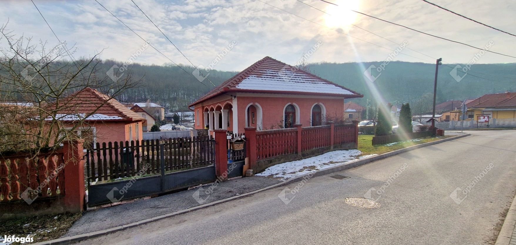 Csodálatos környezetben 101 m2-es 3 szobás családi ház Berentén eladó