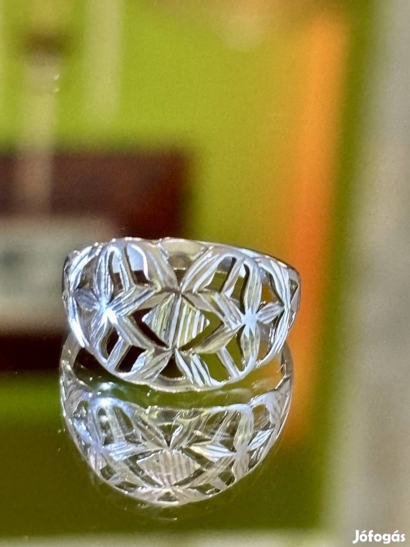 Csodás, áttört mintás ezüst gyűrű