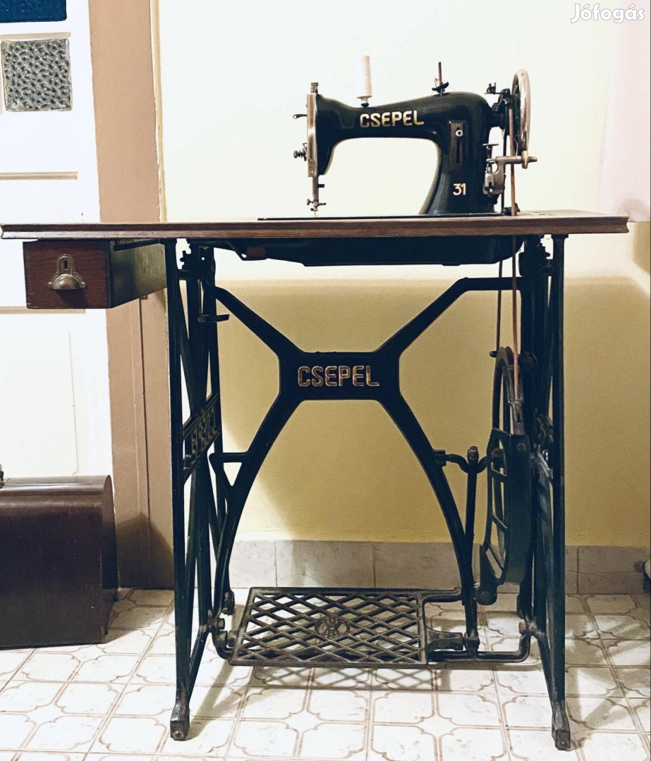 Csodaszép, működőképes Csepel varrógép eredeti iratokkal eladó (1940)