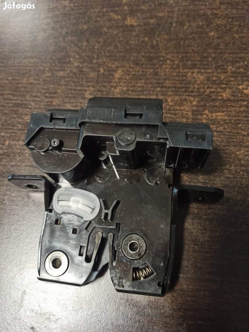 Csomagtartó zár Nissan Qashqai, Micra, Tiida