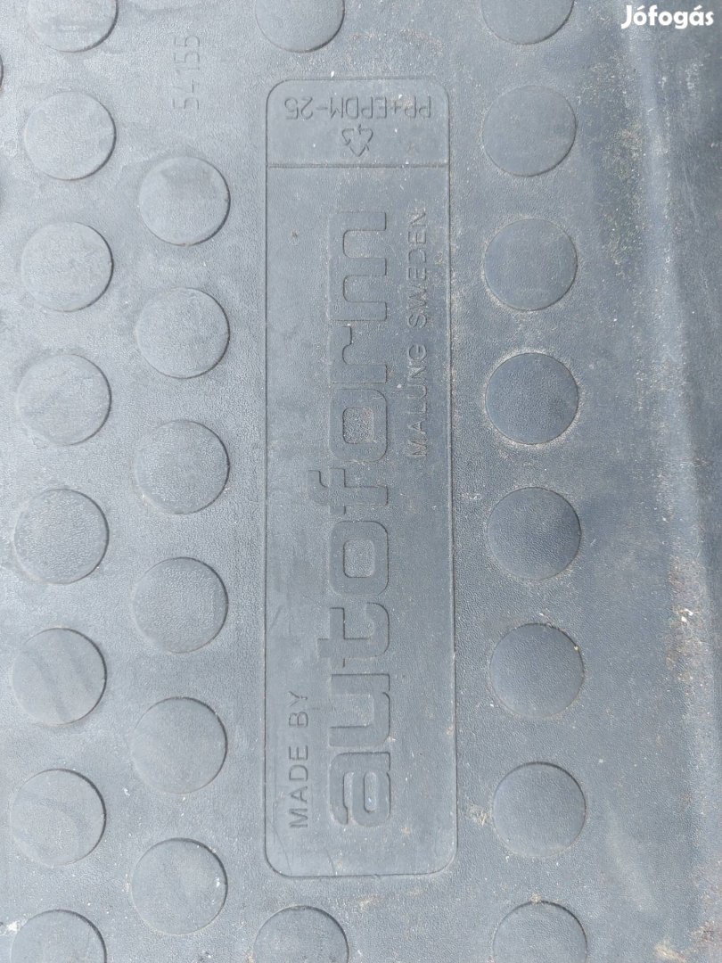 Csomagtér tálca