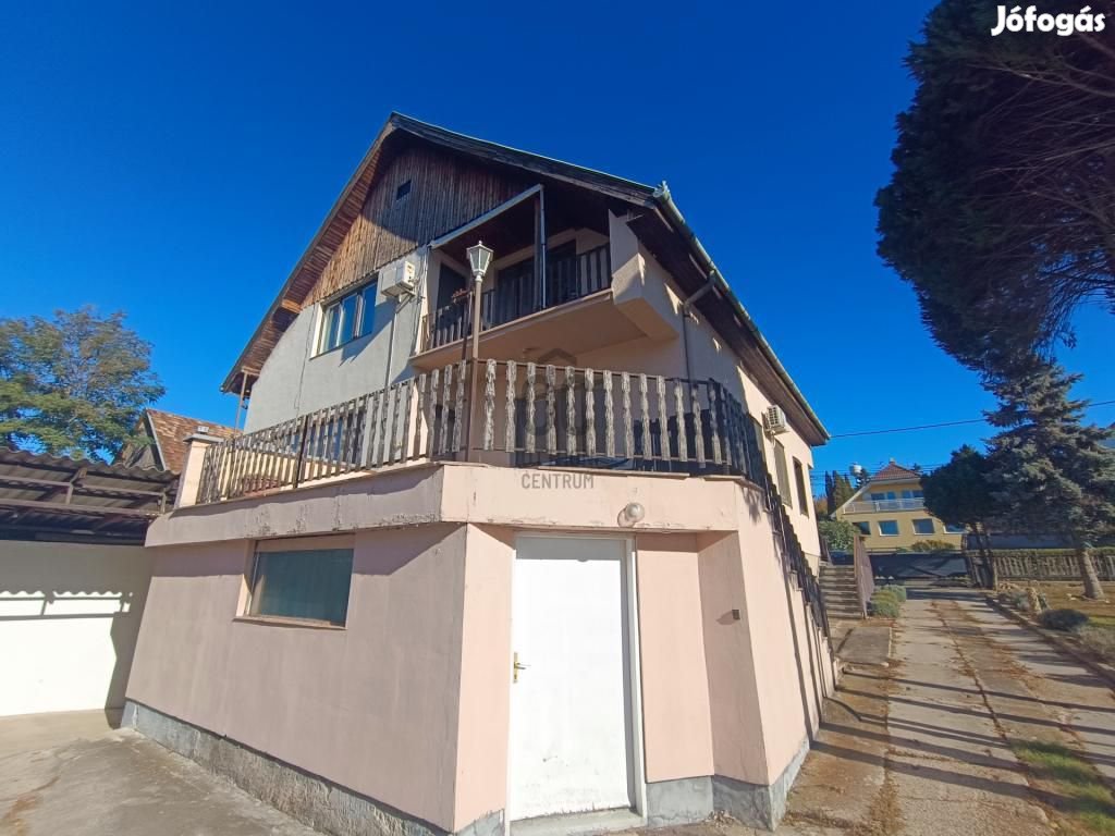 Csömöri eladó 210 nm-es ház