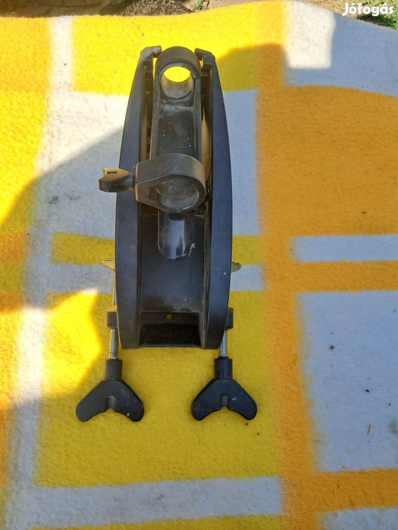 Csónakmotor Tartó