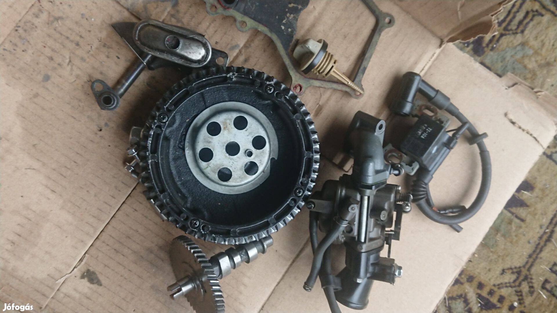 Csónakmotor alkatrészek