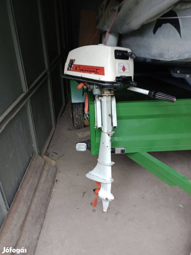 Csónakmotor crescent