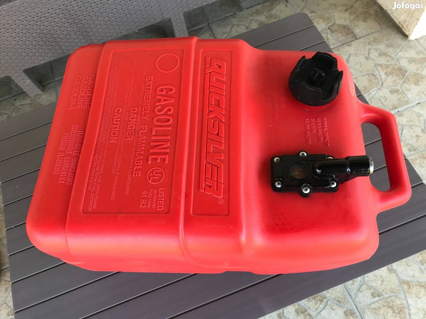 Csónakmotor üzemanyagtank