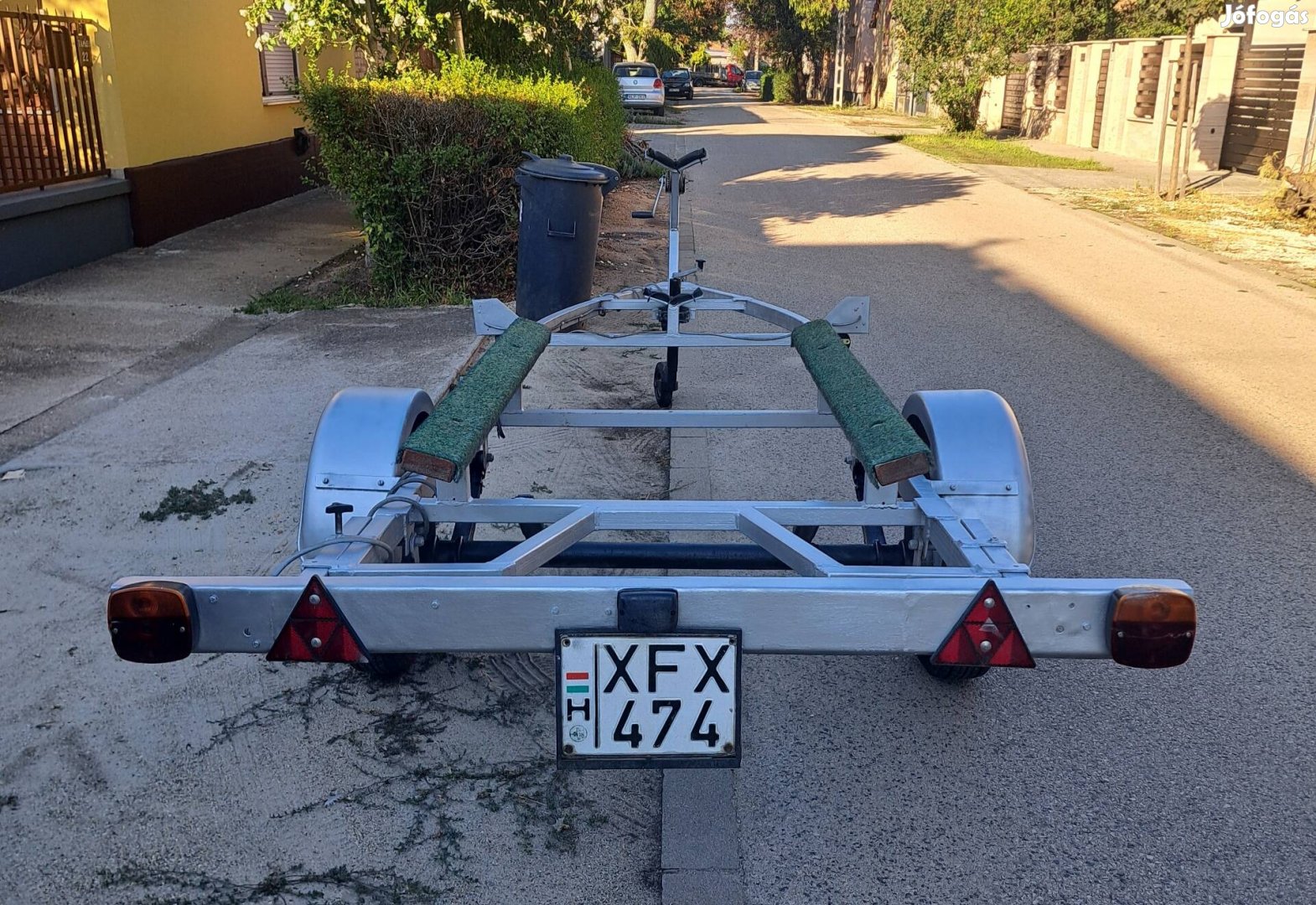 Csónakszállító friss vizsgával eladó