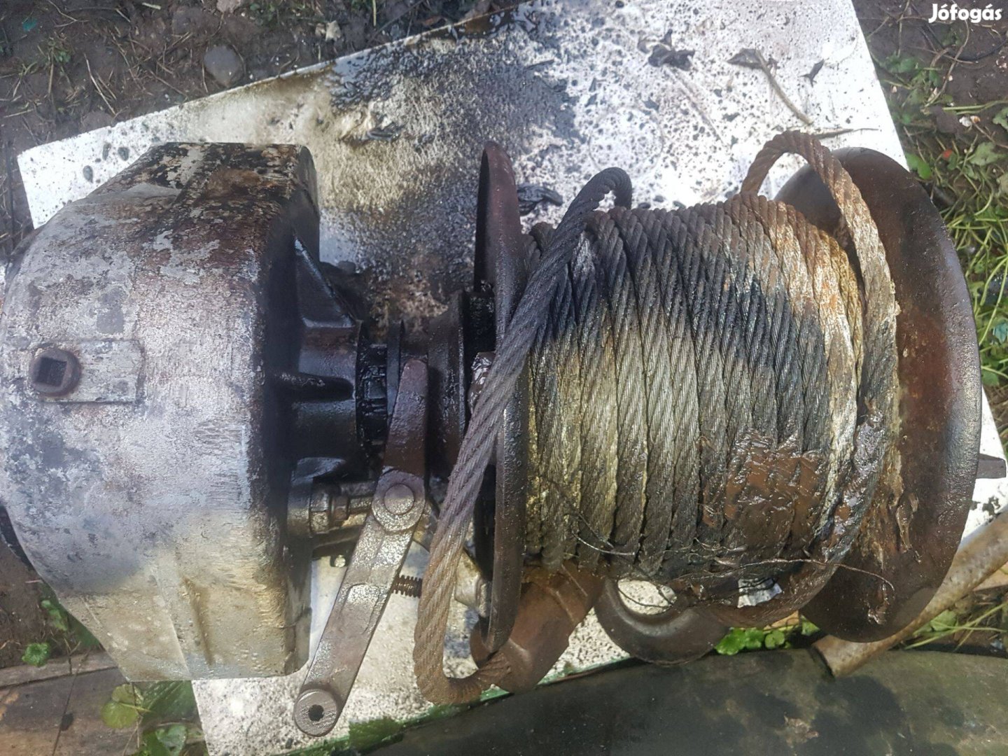 Csörlő katonai T : 30-4025759