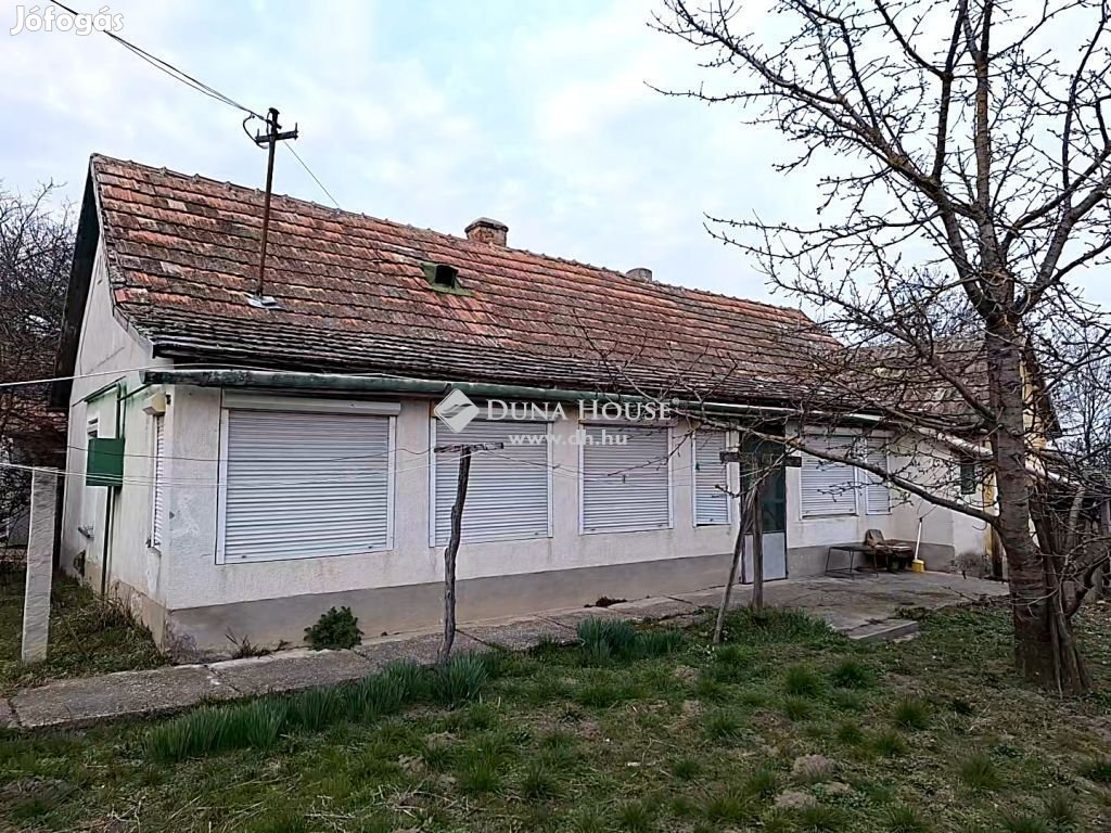 Csőszi 78 nm-es ház eladó