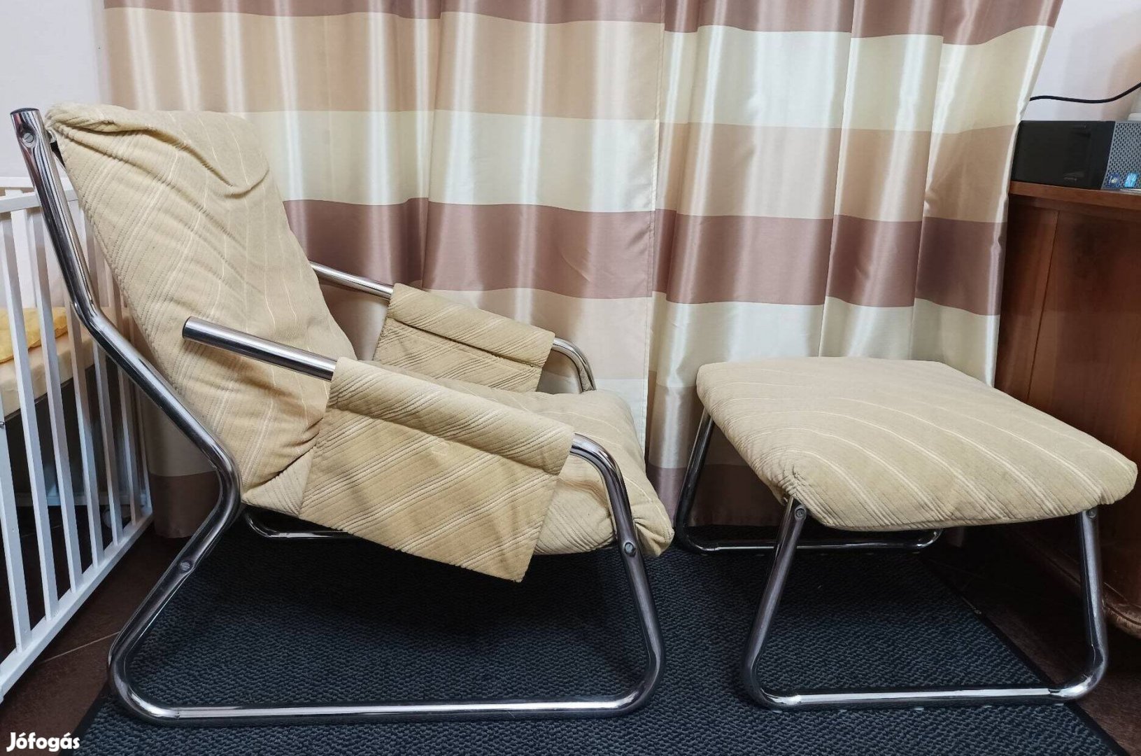 Csővázas fotel és lábtartó szett
